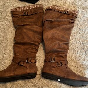 Women knee high boots